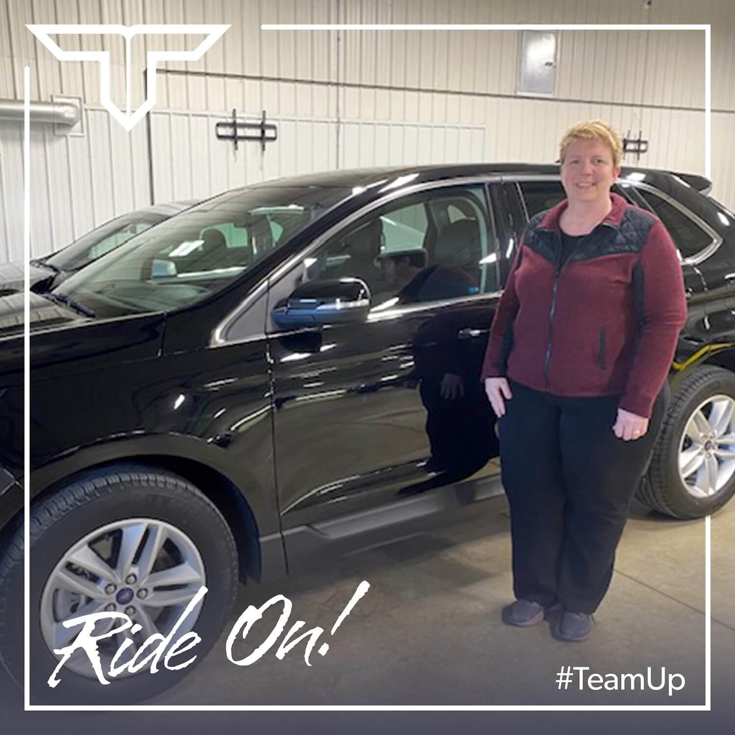 Customer with Ford Edge SUV from Team Auto Groups used inventory